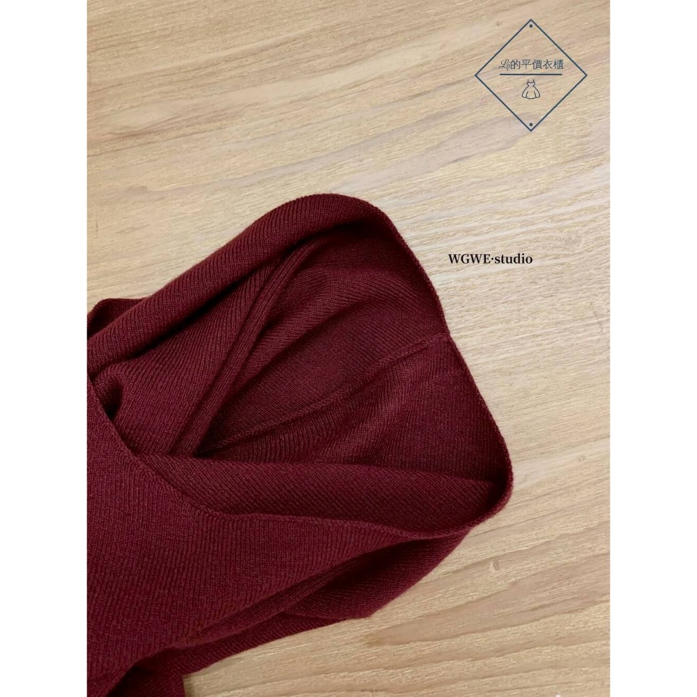 🌿Lu的平價衣櫃🌿🌸現貨A02-05-W7069-23✔️韓系質感家🇰🇷WGWE韓系慵懶風氣質露肩針織衫#上衣-細節圖4
