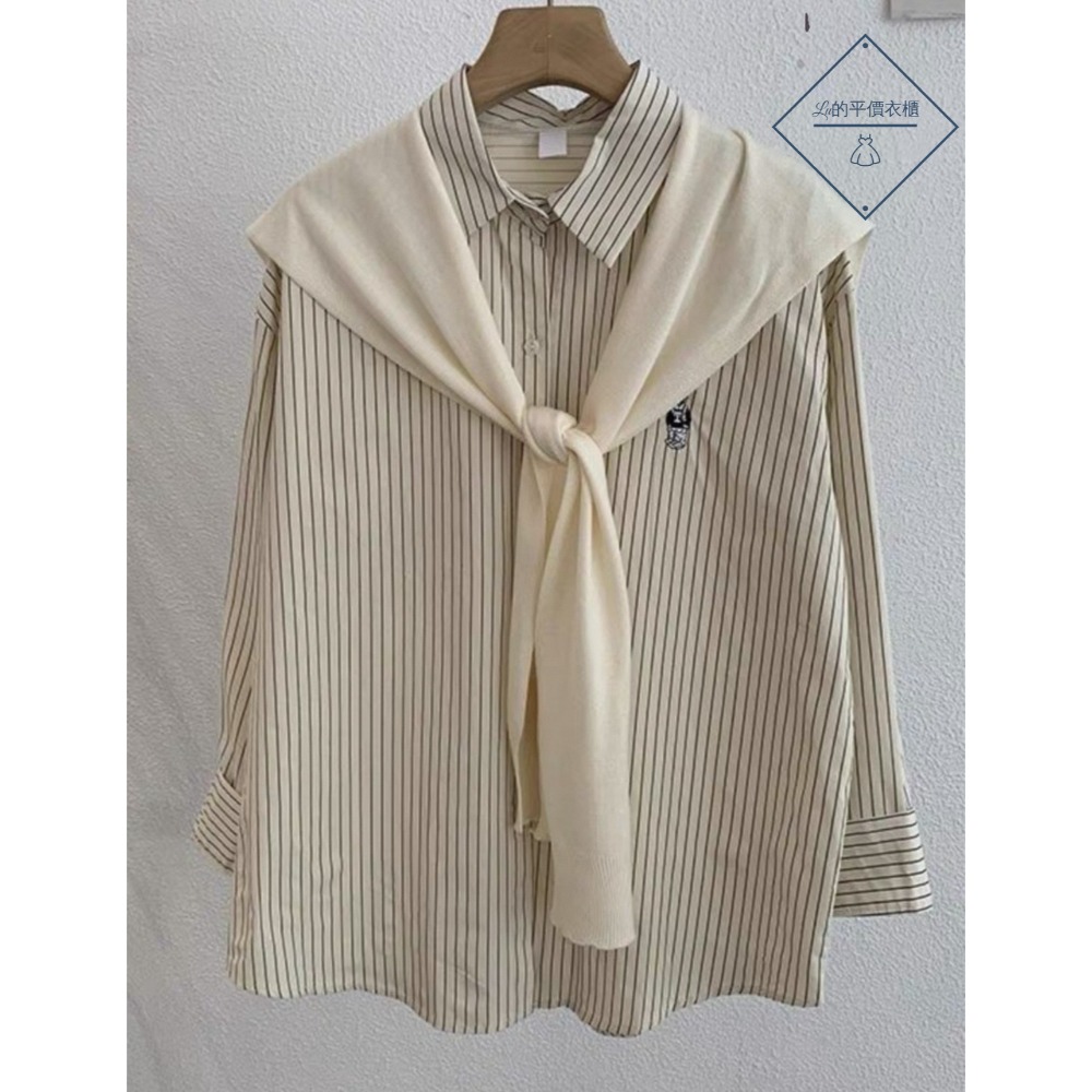 🌿Lu的平價衣櫃🌿🌸現貨023✔️法式感拼色繡小熊圖披肩條紋襯衫#刺繡#熊熊#韓系#襯衫#披肩#簡約#百搭#兩件套-細節圖2