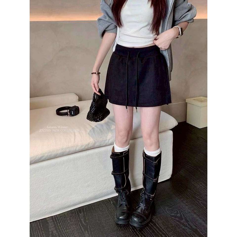 🌿Lu的平價衣櫃🌿🌸現貨254u21✔️美式率性爆瘦麂皮絨開岔短褲裙#百搭#帥氣#個性#短裙#麂皮#開衩#性感-細節圖2