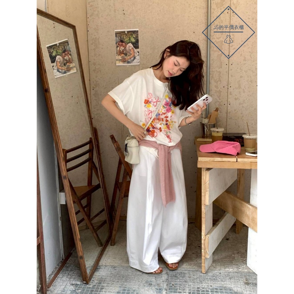 🌿Lu的平價衣櫃🌿🌸現貨03-10135-23✔️韓系質感檸檬家🍋THE LIMON莫奈花園印花寬鬆短袖T-細節圖2