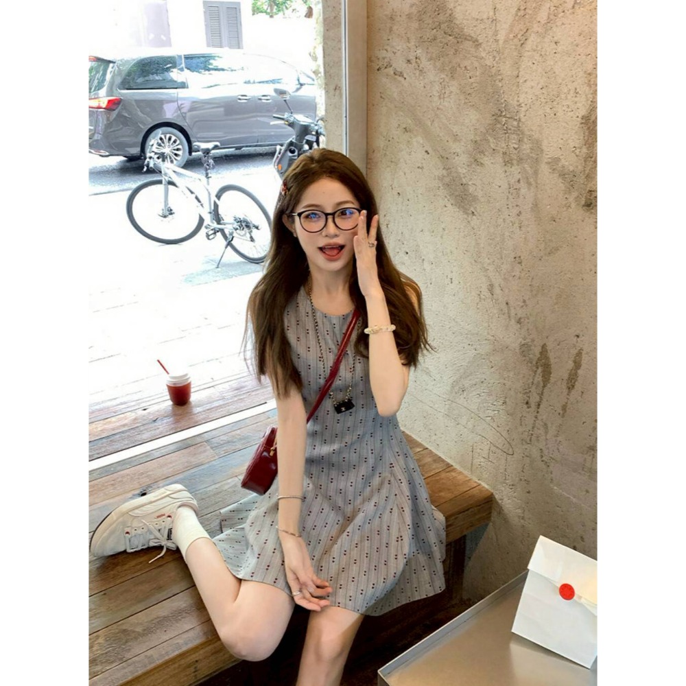 🌿Lu的平價衣櫃🌿🌸現貨3351-38✔️韓系質感家🇰🇷法式氣質小桃心♠A字背心洋#洋裝#短洋-細節圖4