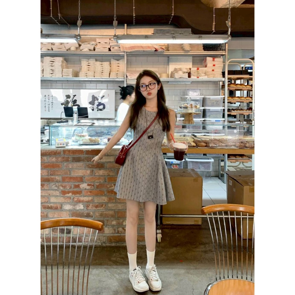 🌿Lu的平價衣櫃🌿🌸現貨3351-38✔️韓系質感家🇰🇷法式氣質小桃心♠A字背心洋#洋裝#短洋-細節圖5