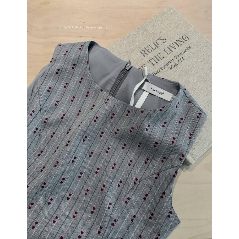 🌿Lu的平價衣櫃🌿🌸現貨3351-38✔️韓系質感家🇰🇷法式氣質小桃心♠A字背心洋#洋裝#短洋-細節圖9