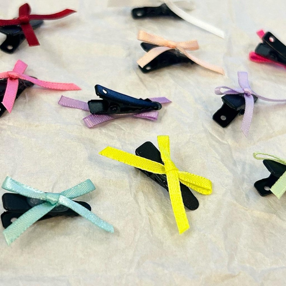 【老闆的娘】高雄現貨 隔日出 jennie同款緞帶蝴蝶結迷你髮夾 芭蕾風 側邊夾 劉海夾 女碎髮夾 蝴蝶結 頭飾 髮飾-細節圖6