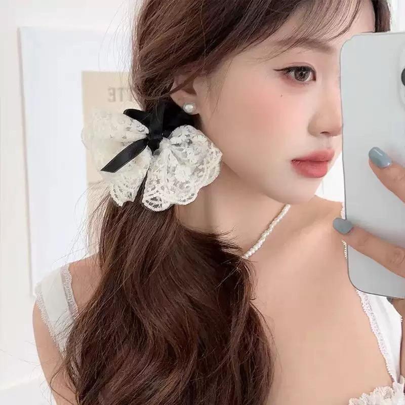 【老闆的娘】高雄現貨 隔日出 小眾蕾絲褶皺大腸髮圈 氣質甜美大腸髮圈 女生髮圈 綁馬尾 橡皮筋 包頭 髮繩 頭飾 髮飾-細節圖8