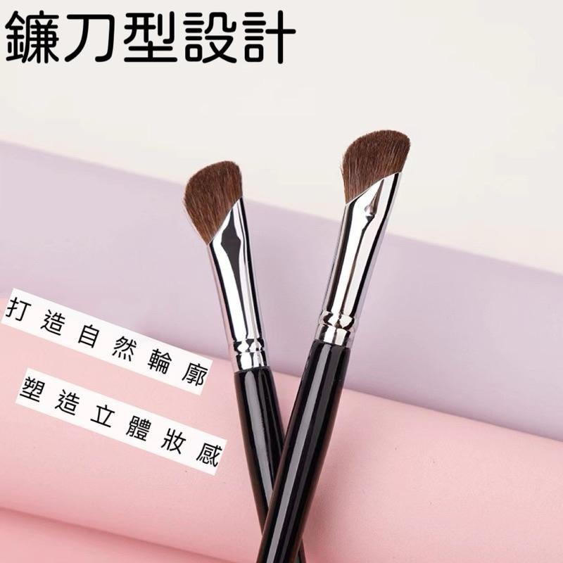 【老闆的娘】高雄現貨 隔日出 小紅書推薦鐮刀鼻影刷子 修容刷 陰影刷側影刷 指腹刷 化妝刷 斜頭陰影刷 柔軟小馬毛刷-細節圖4