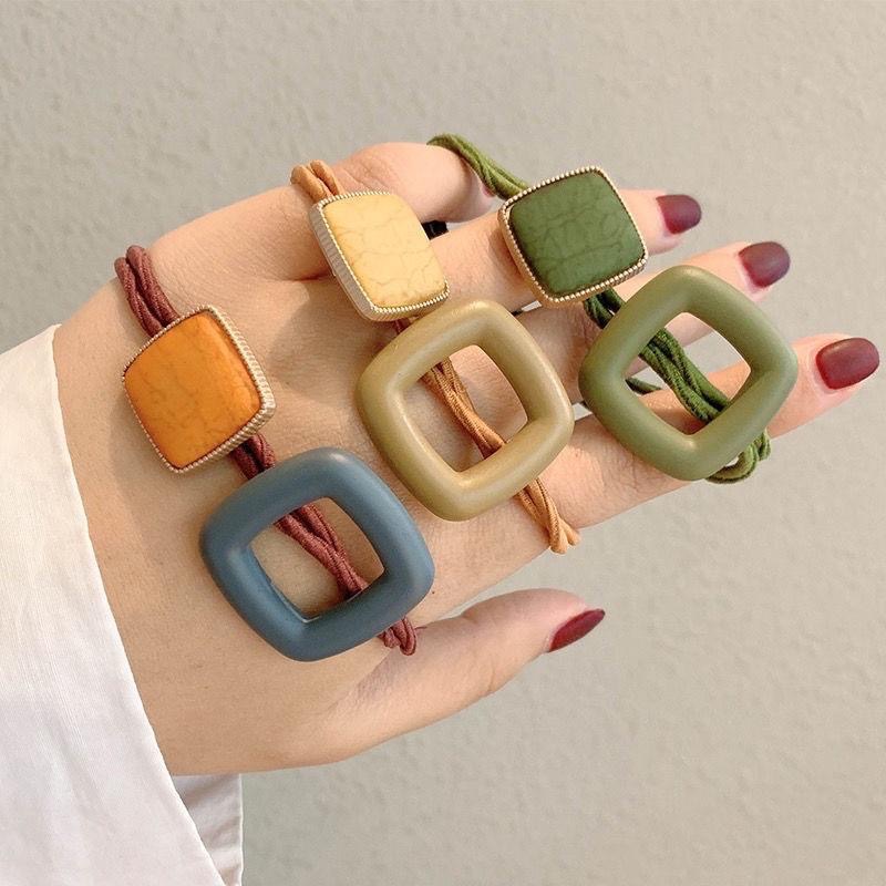 [老闆的娘] 台灣現貨 韓版氣質簡約小香 莫蘭迪色鏤空方塊高彈力髮圈 扎馬尾 髮繩 包頭橡皮圈 髮繩 造型髮束 髮飾-細節圖5