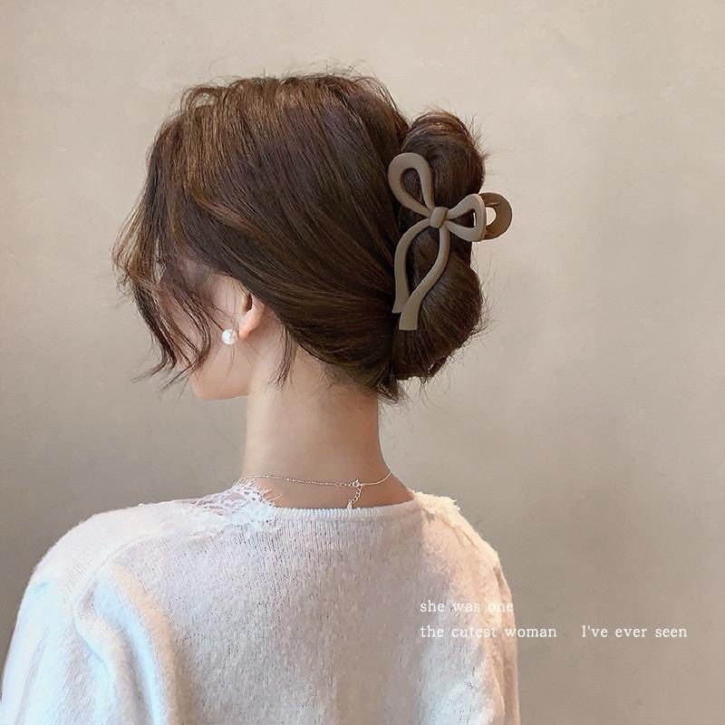 【老闆的娘】高雄現貨 隔日出 韓版甜美啞光蝴蝶結馬尾夾 飄帶大抓夾 氣質霧面氣質盤髮夾 女後腦勺 造型鯊魚夾 髮飾-細節圖4