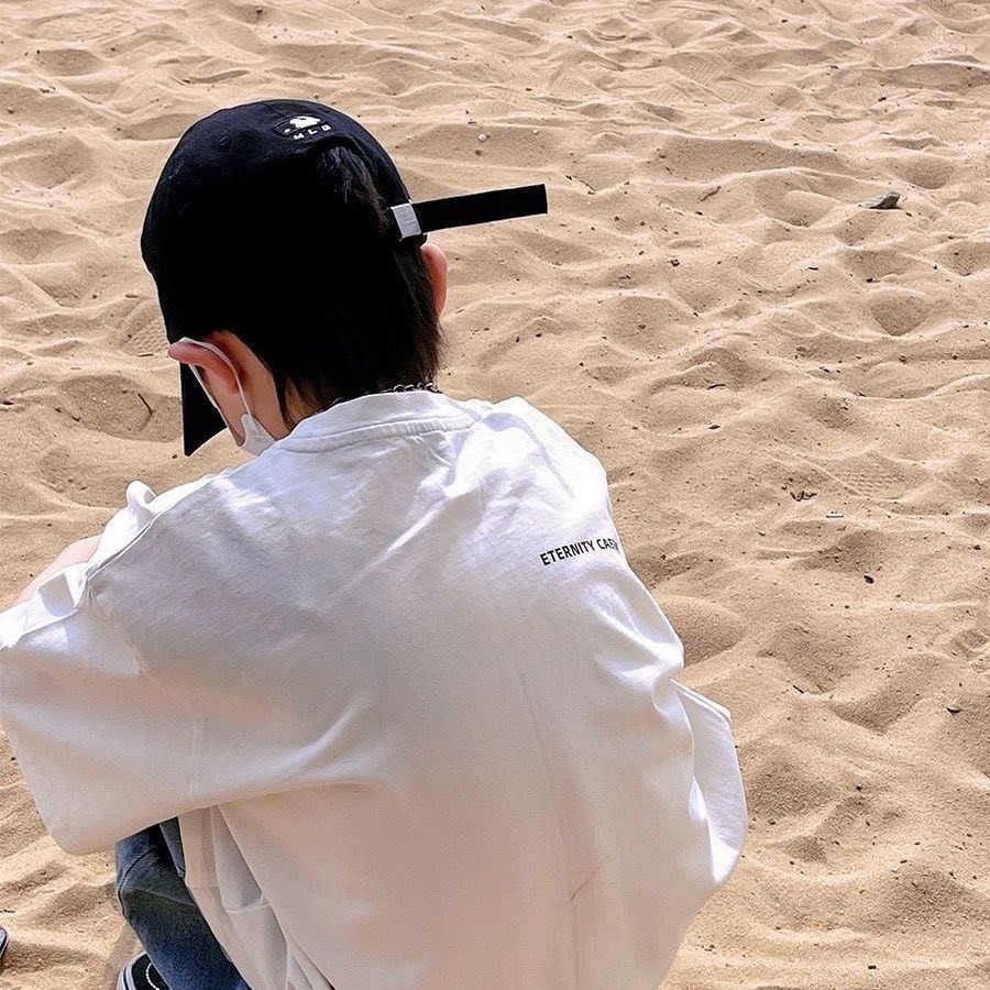 前字母背後貼布挺版上衣-細節圖3