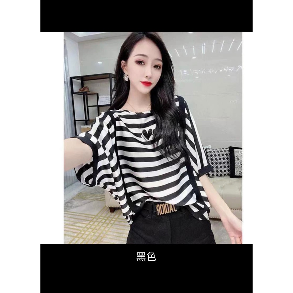 ￼【台灣現貨】條紋寬鬆顯瘦蝙蝠衫減齡上衣 女裝 短袖 上衣 t恤 大尺碼上衣 短袖上衣 大尺碼t恤 女-細節圖2