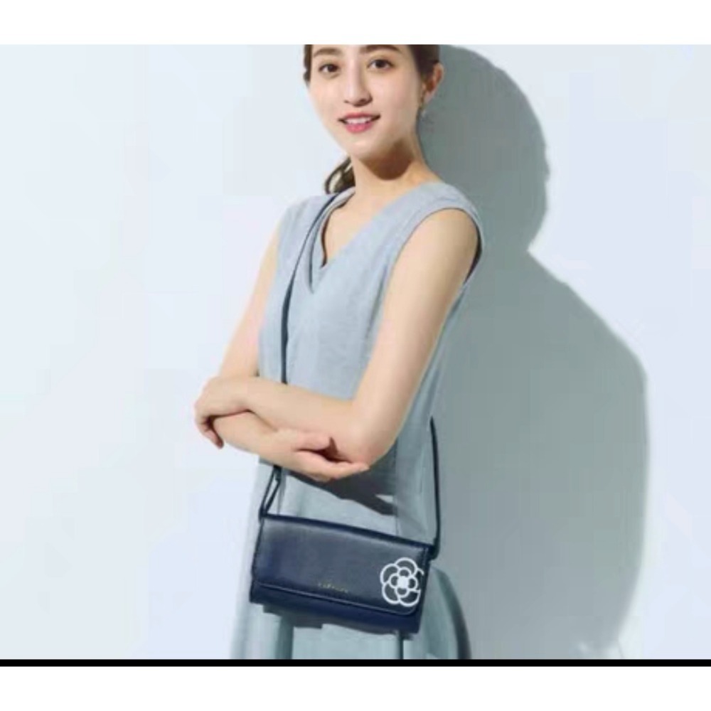 日本雜誌 山茶花clathas  手機包 隨身包 日本chanel  皮夾 防盜包-細節圖3