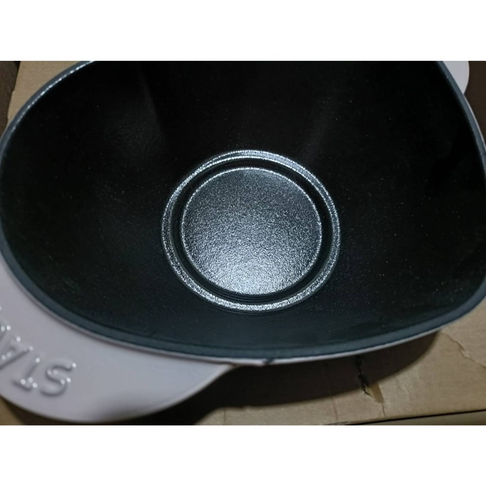 只有一組 B 級品 Staub 愛心鍋 鑄鐵鍋 粉色  限宅配-細節圖2