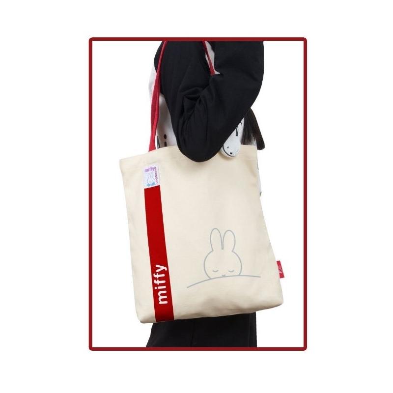 禮物 🐇正版授權 米菲兔子 Miffy  米飛 胸針 可以拆卸 充棉立體米菲 超可愛 簡約帆布 單肩包  大容量 學生-細節圖9