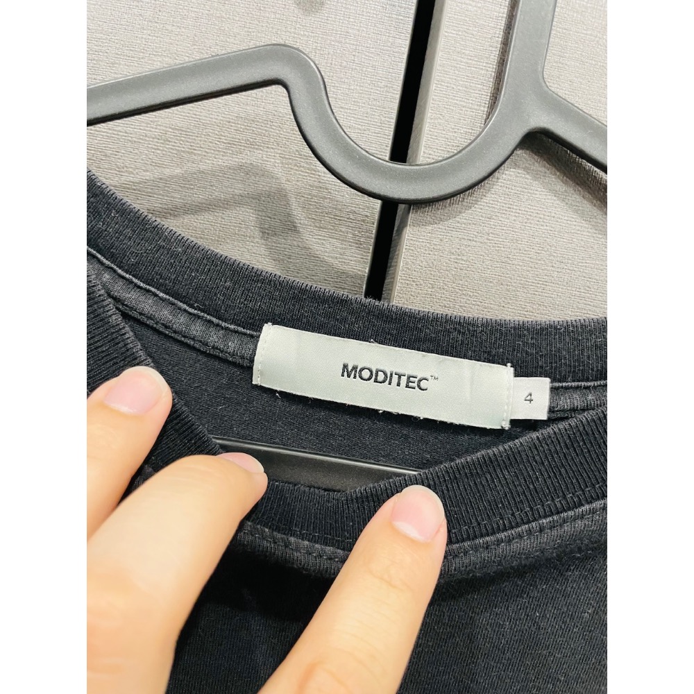 MODITEC 品牌經典雲朵圖黑色短袖T恤 二手-細節圖3