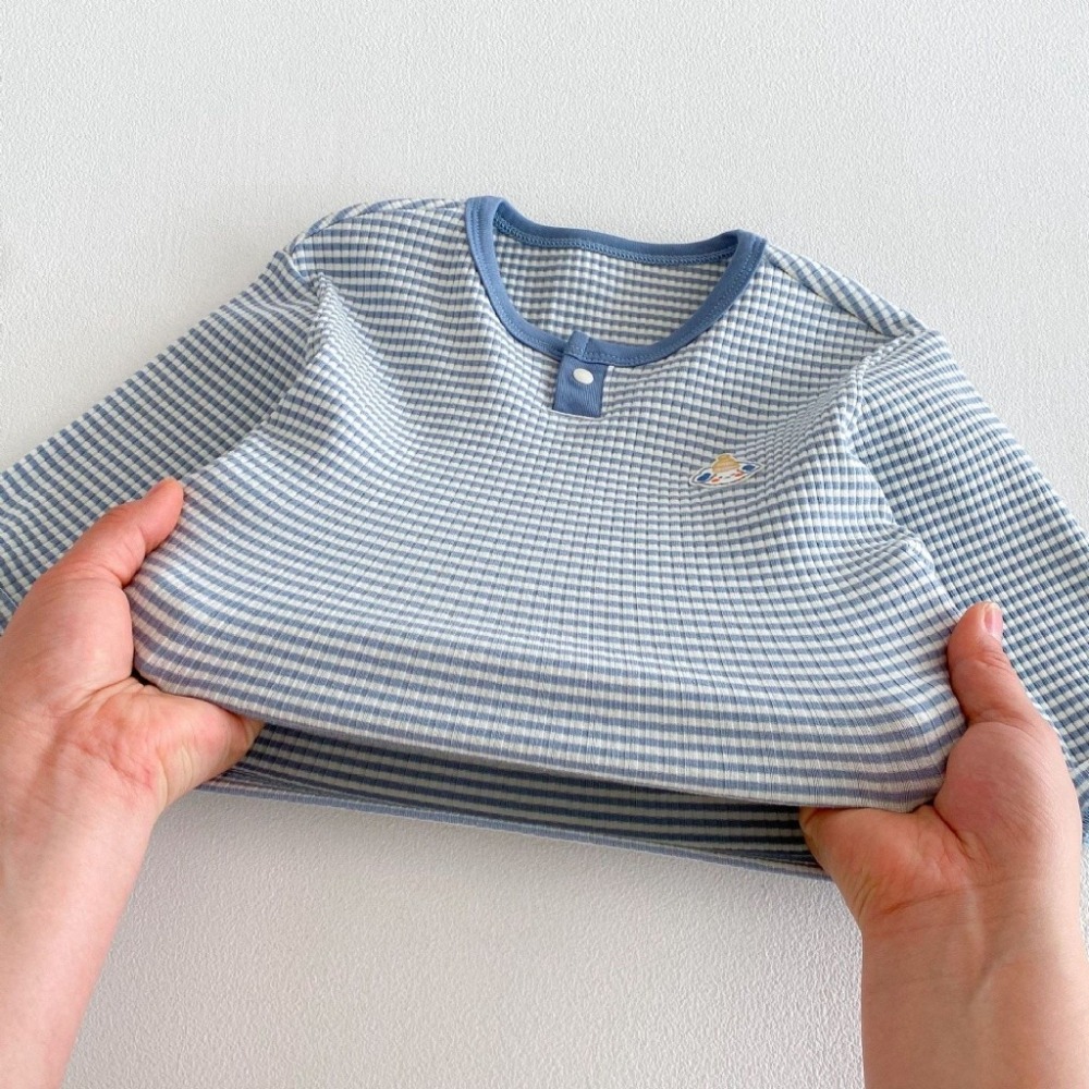 寶寶韓版格紋刺繡長袖上衣-細節圖6