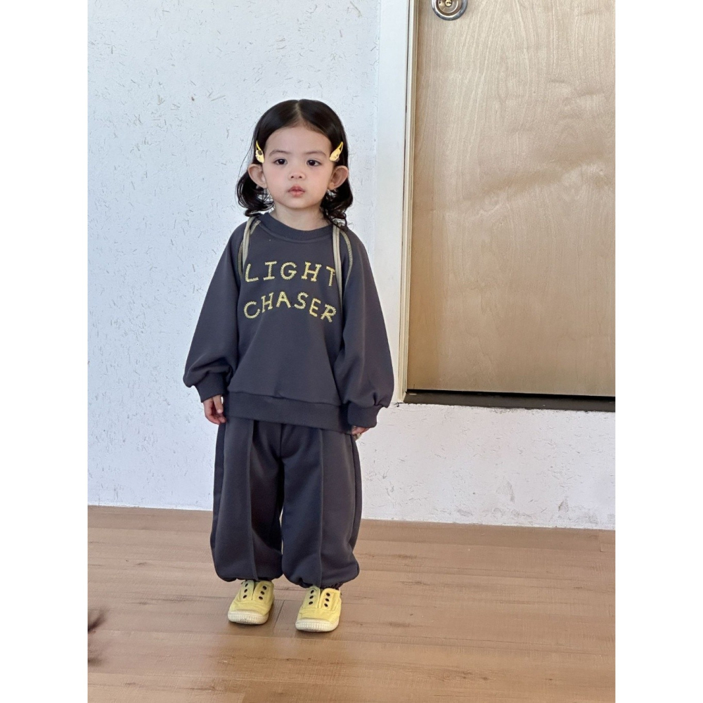 兒童車線設計字母運動休閒寬鬆衛衣套裝-細節圖5