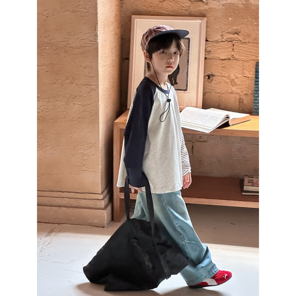 Ambb.kids 春秋兒童插肩條紋拼接刺繡全棉T恤-細節圖2