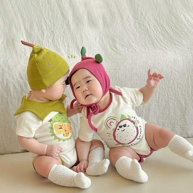 Tommy＇s gifts 寶寶INS款火龍果造型包屁衣(含帽子)-細節圖3