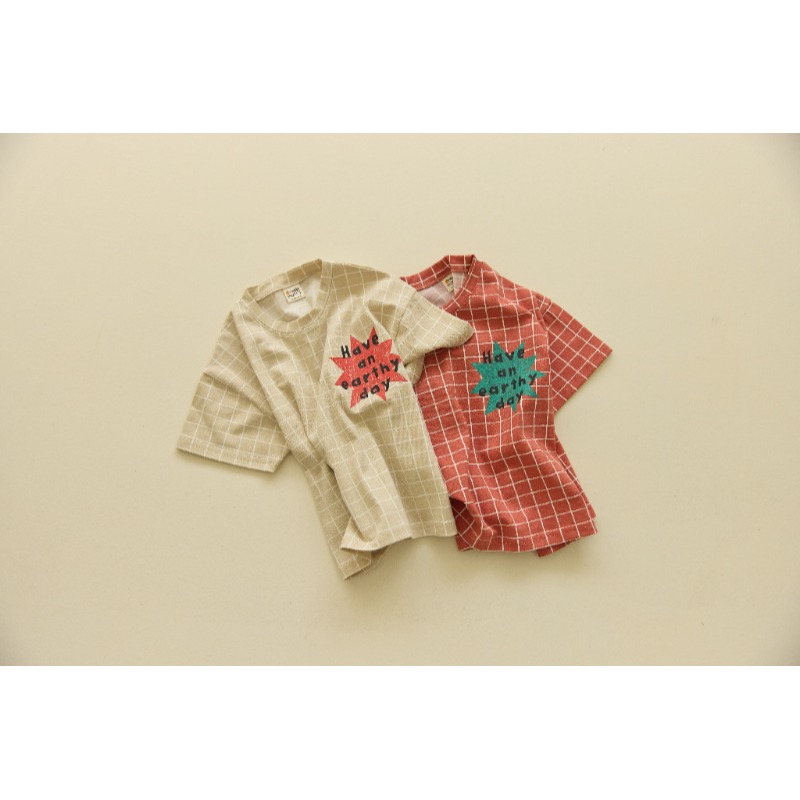 0405-韓國童裝 橘子媽媽格紋字母童趣短袖(5-15號)-細節圖4