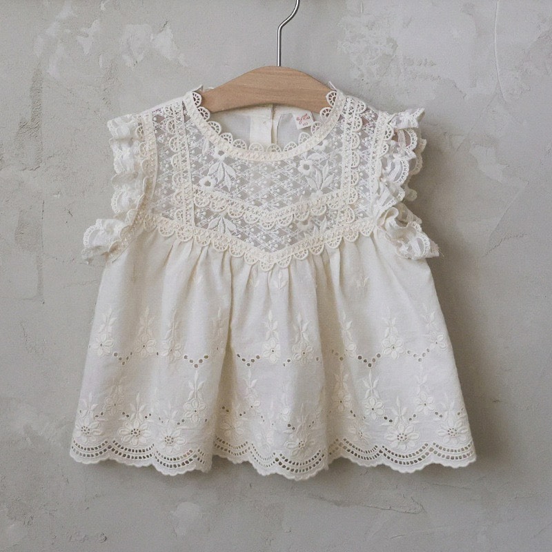 草莓珊 韓版女童刺繡簍空花邊無袖上衣-規格圖11