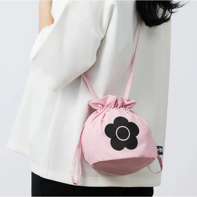 MARY QUANT 記憶綿頸枕 附抽繩袋(共2款)-細節圖8