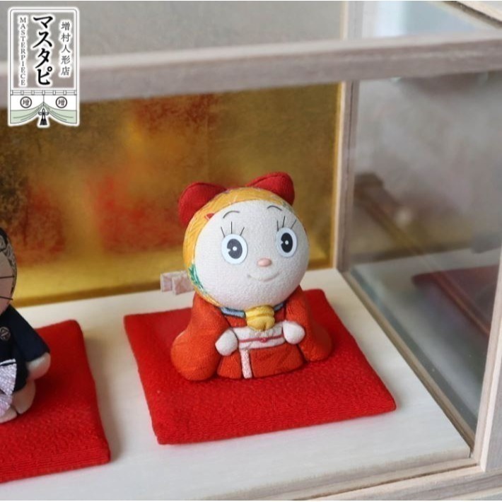 國寶大師幸一光 哆啦A夢/哆啦美江戶木目込人形 (日本傳統工藝/限量收藏/頂級入厝祝賀禮/附專屬玻璃防塵框)-細節圖6