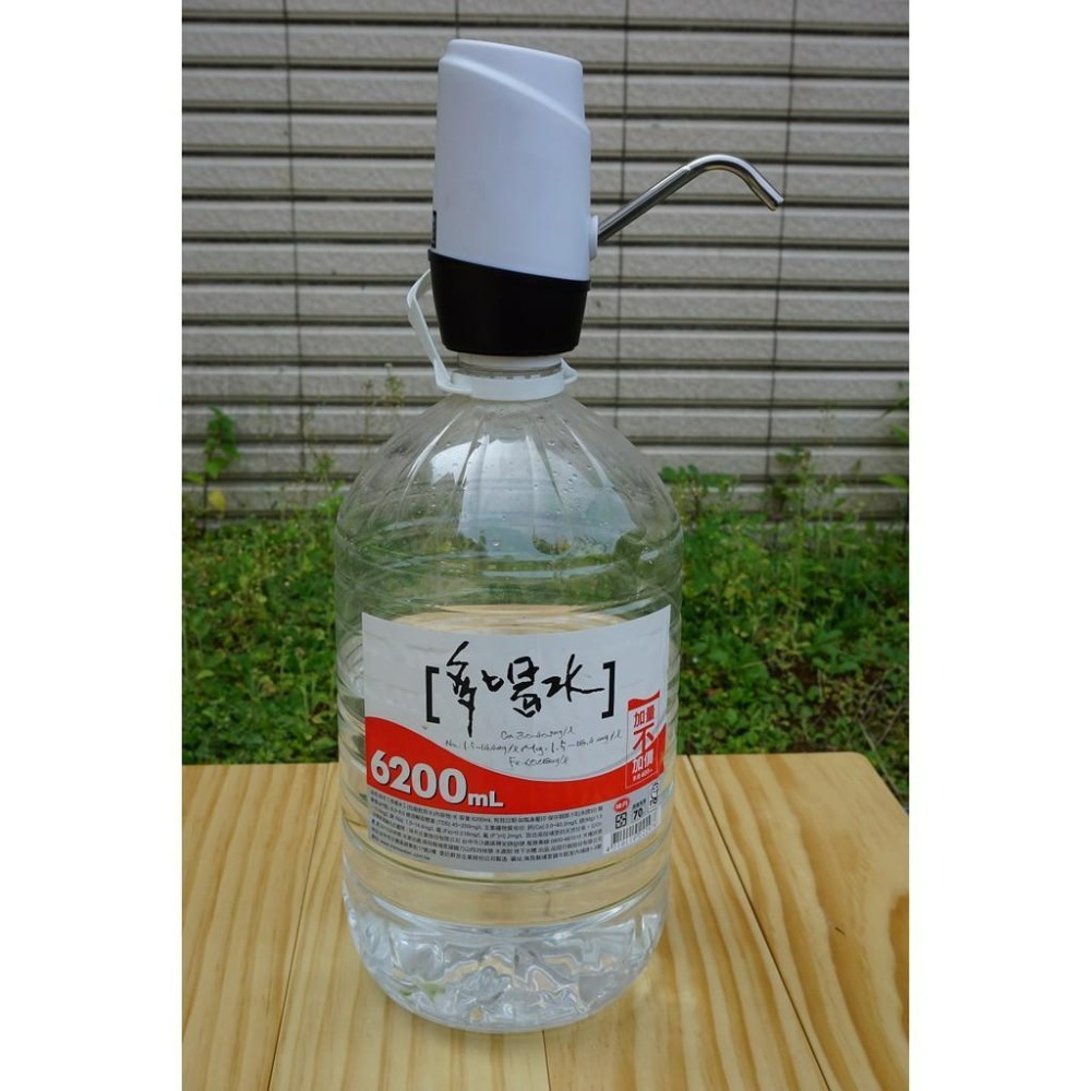【LiCH】A004 雙馬達電動飲水器 出水量加倍 獨家螺蚊瓶口襯環 適合台灣6L礦泉水 保特瓶水 桶裝水 露營 車宿-細節圖2