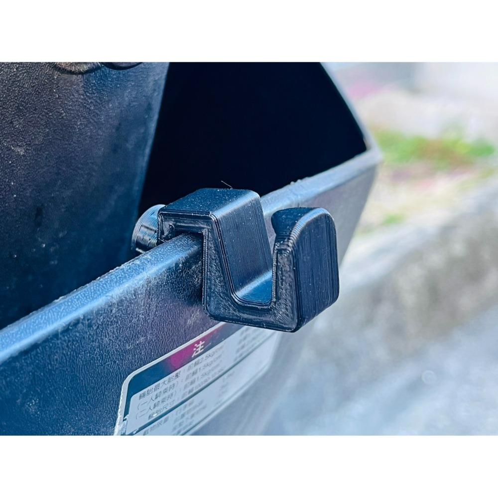 【LiCH】A212 摩托車前置物箱掛勾 手轉螺絲固定 可任意移動掛勾位置 安全帽、購物袋、便當盒、塑膠袋 掛勾、吊掛-細節圖2