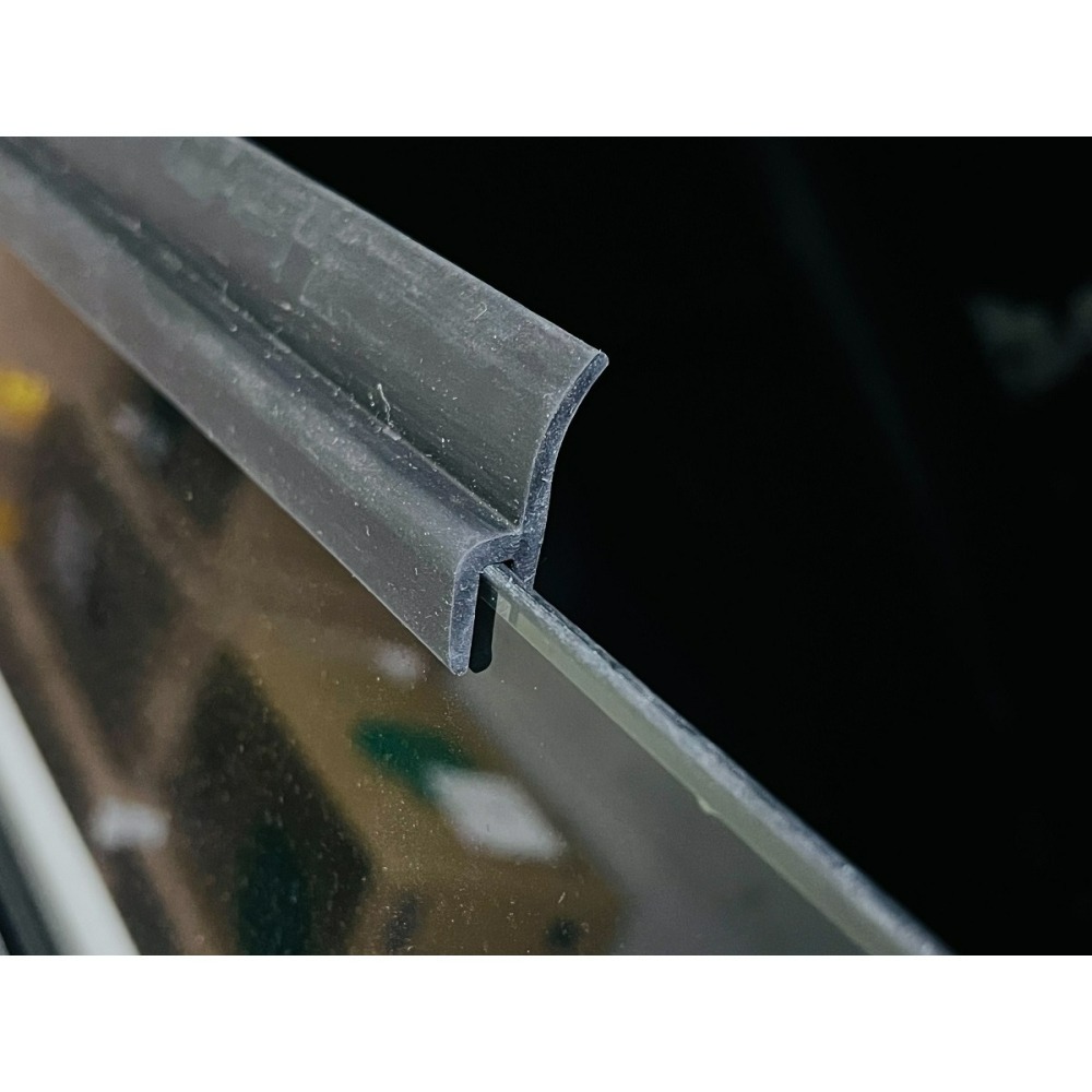 【LiCH】A215 車窗上緣防水條 車窗穿過電源線、動力線、電力線 防水、防蚊 營區車宿用電必備 移動冷氣供電-細節圖7