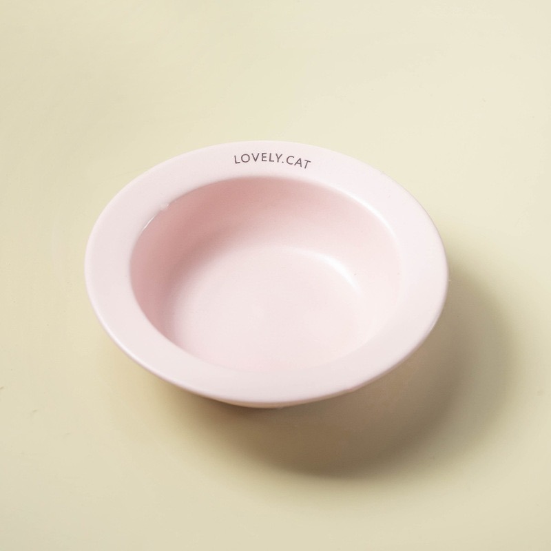 粉色陶瓷碗