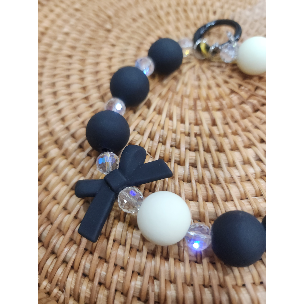 [人生只比當歸貴一點]黑白雙色圓珠蝴蝶結手機鑰匙鍊-細節圖3