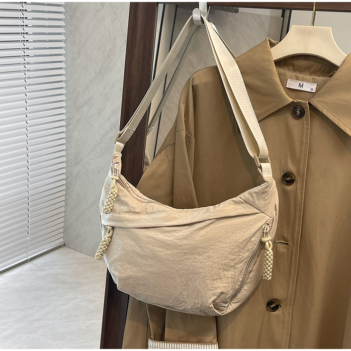 大容量牛角包 半月斜背包 女生休閒通勤 輕量太空包 餃子月牙包 防潑水帆布包 斜肩包 單肩包 WW077-規格圖8