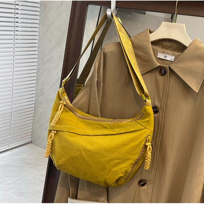 大容量牛角包 半月斜背包 女生休閒通勤 輕量太空包 餃子月牙包 防潑水帆布包 斜肩包 單肩包 WW077-規格圖8