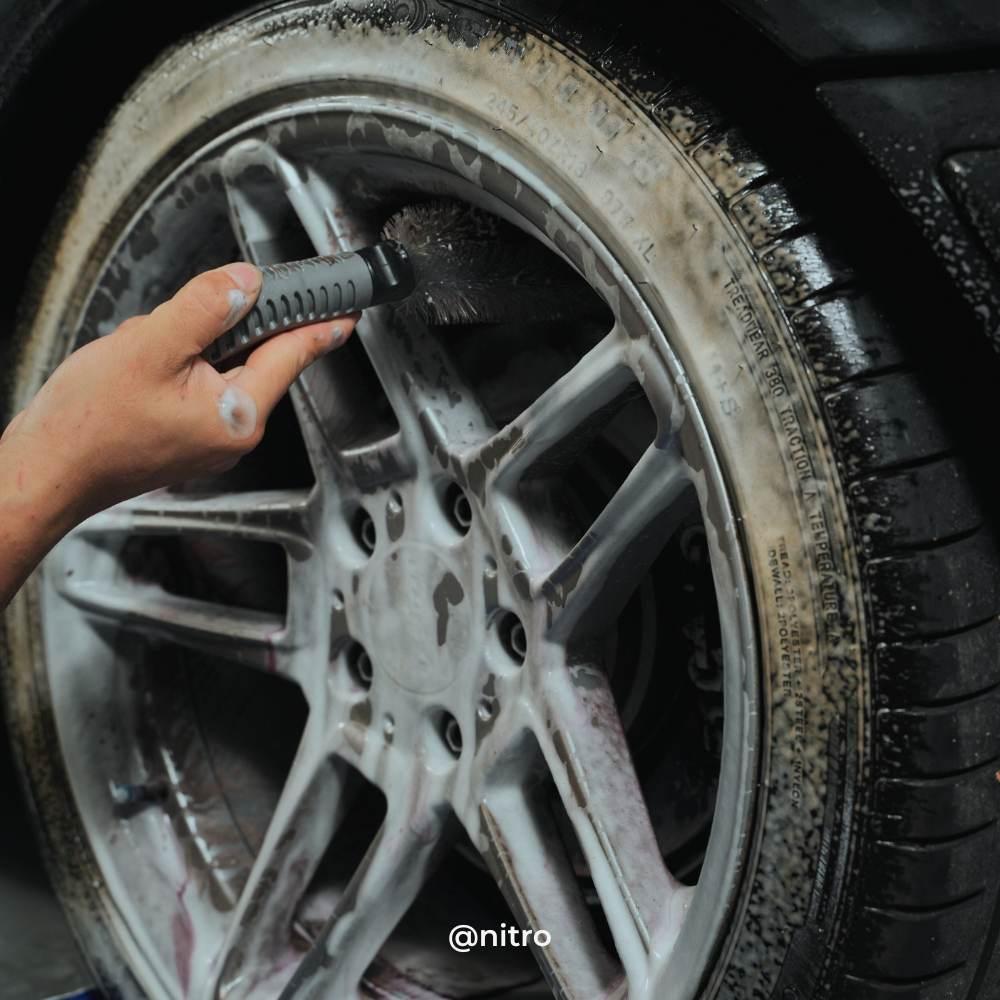 【現貨免運! Nitro 曬車少年 】包膠輪圈刷 輪框刷 輪胎刷  汽車鋁圈刷 鋁框刷 鋼圈刷 洗車工具-細節圖2