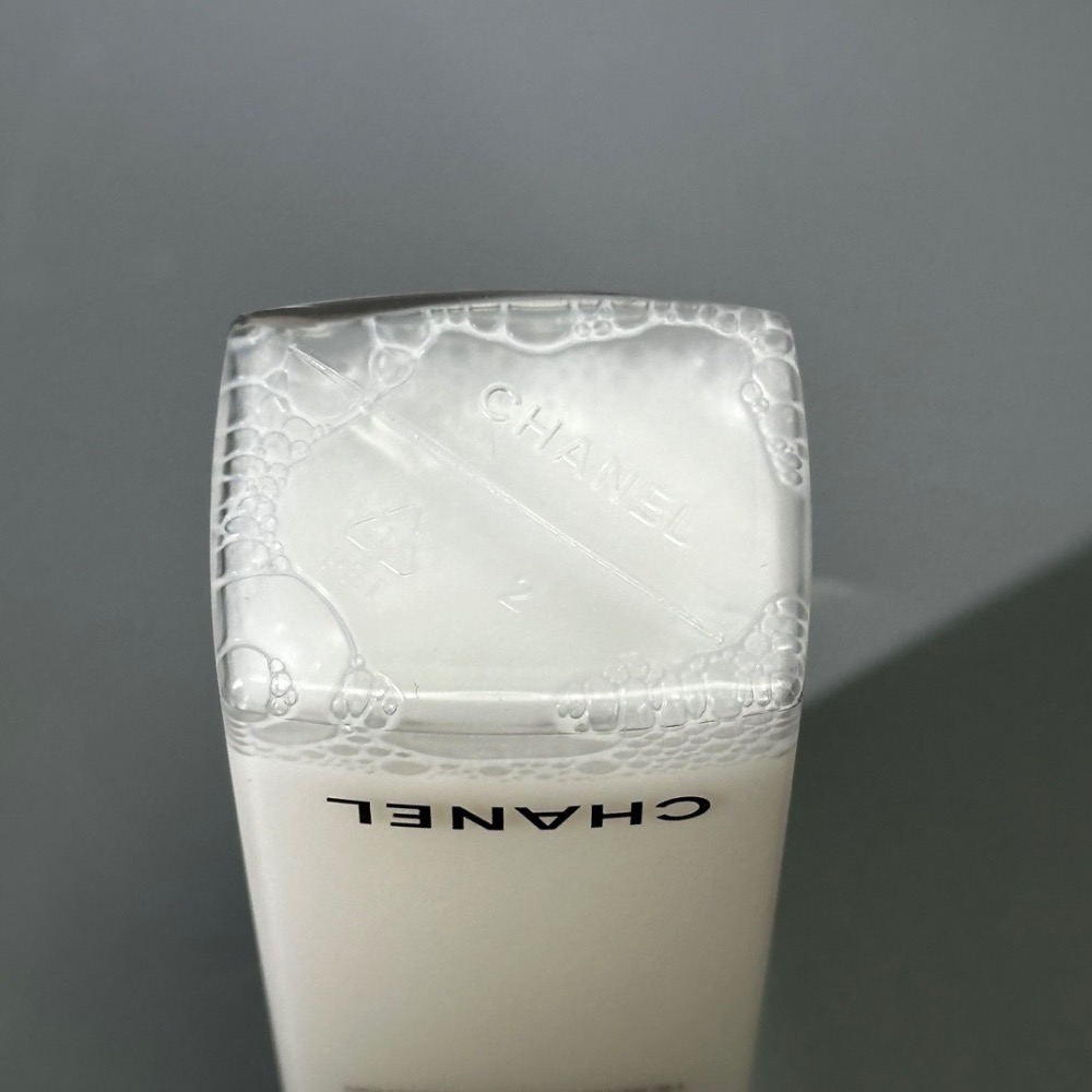 香奈兒光採透白精華水150ml-細節圖7