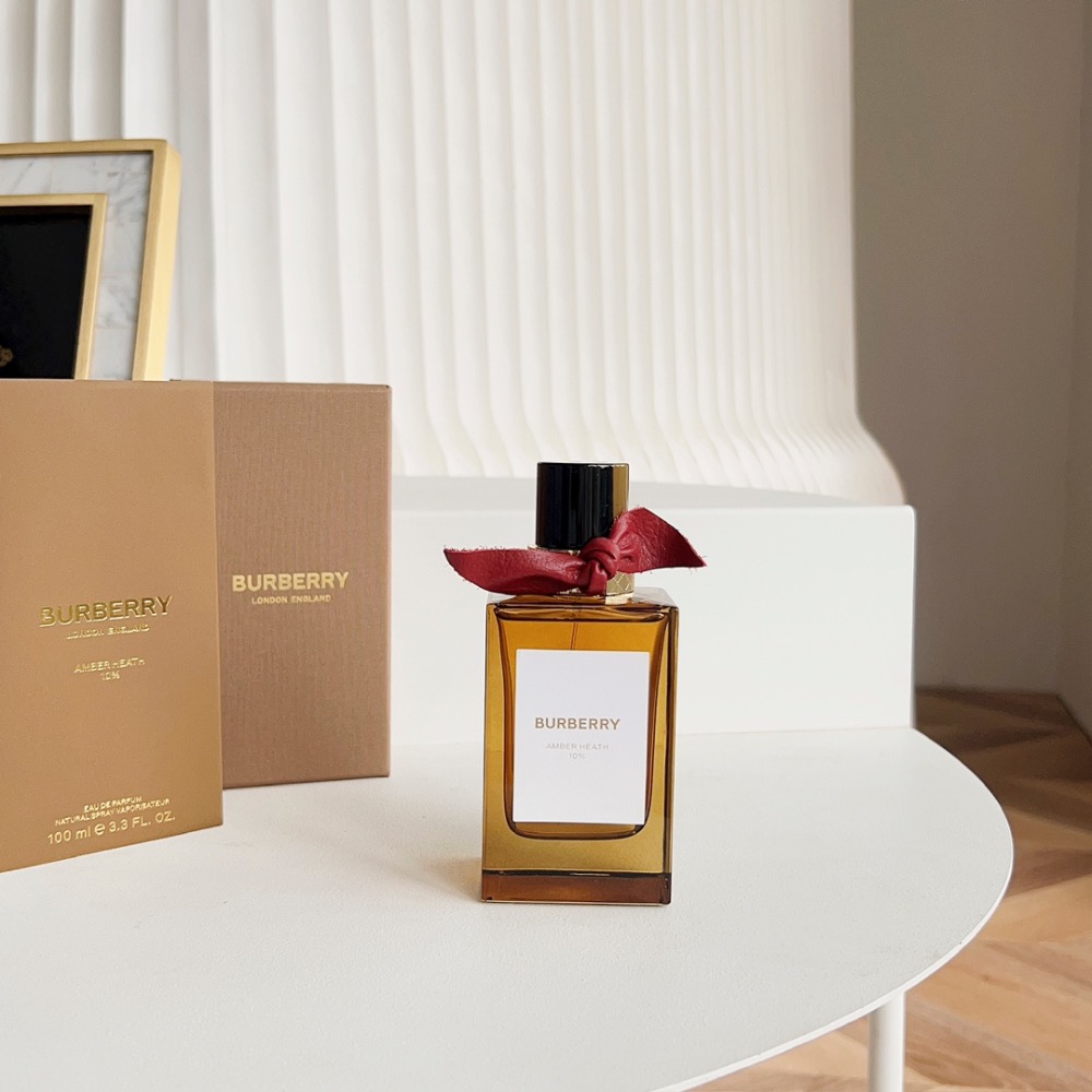 巴寶莉Burberry  高定香水—琥珀石楠|||Burberry琥珀石楠，我願稱之為琥珀香之神-細節圖2