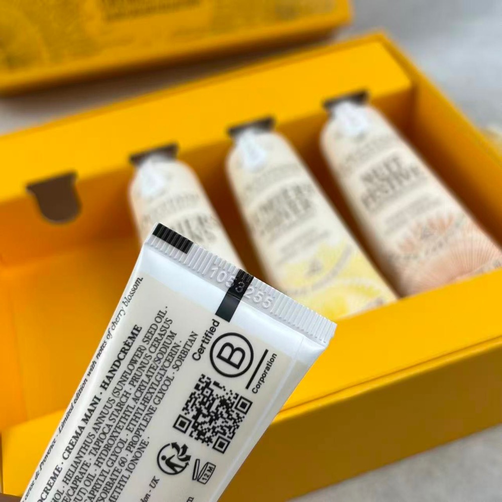 2025年最新版限定聖誕款歐舒丹護手霜四件套，配禮袋-細節圖3