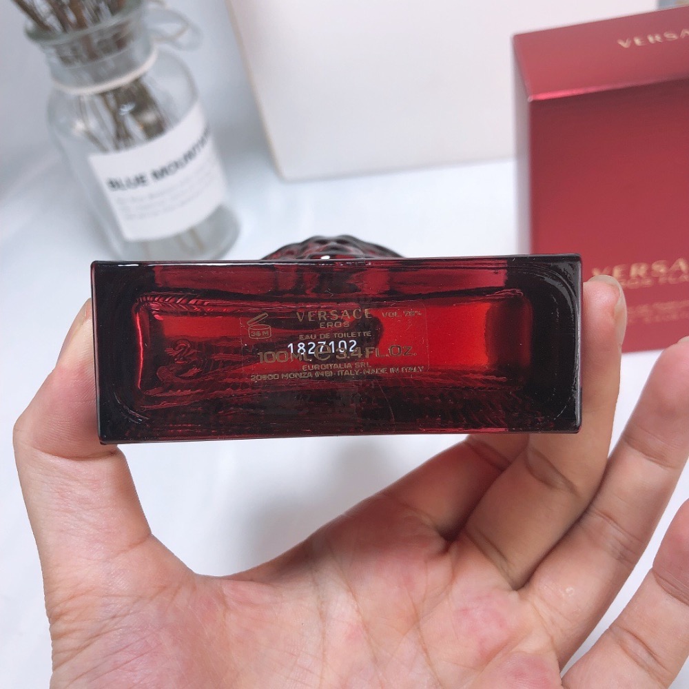 專櫃Versace範思哲 新款紅色Eros愛羅斯愛神之水男士淡香水新品紅瓶100ml-細節圖4
