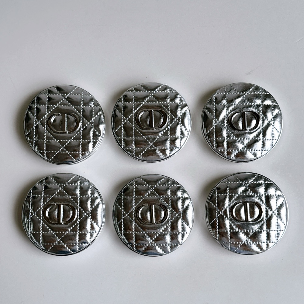 迪奧銀色皮革高光修容盤-細節圖2