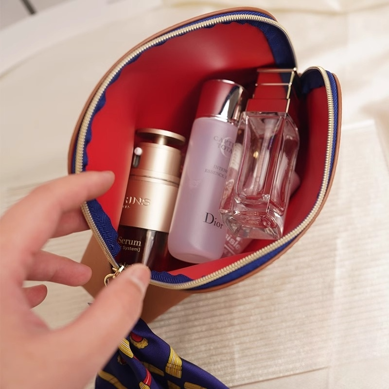 現貨～雅詩蘭黛專櫃贈品絲巾化妝包-細節圖4