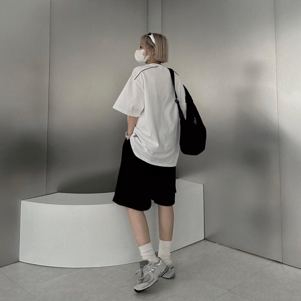 ⚡opbrand_shop⚡六分棉褲 短褲 韓國🇰🇷 垂墜感 純棉 神版型 硬挺 素面 寬大版 男女 休閒穿搭-細節圖4