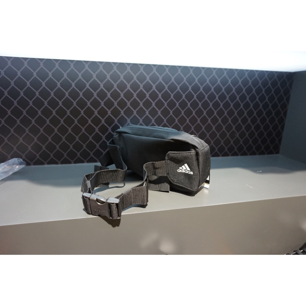 愛迪達 ADIDAS 3S PER WAISTBAG 黑白 方塊 黑色 LOGO 腰包 隨身 側背包 S99983-細節圖2