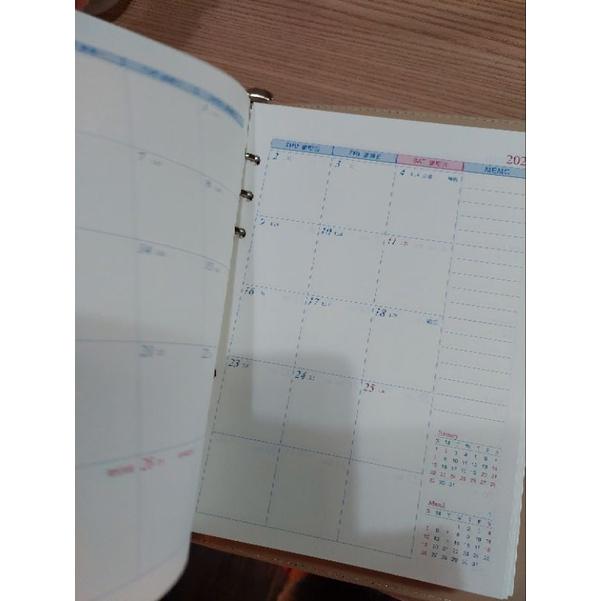 TOA 質感磁吸扣咖啡色2023年 112年六孔活頁夾行事曆日記筆記本皮革萬用手冊年度手冊 皮革年曆 行事曆年度日誌-細節圖3