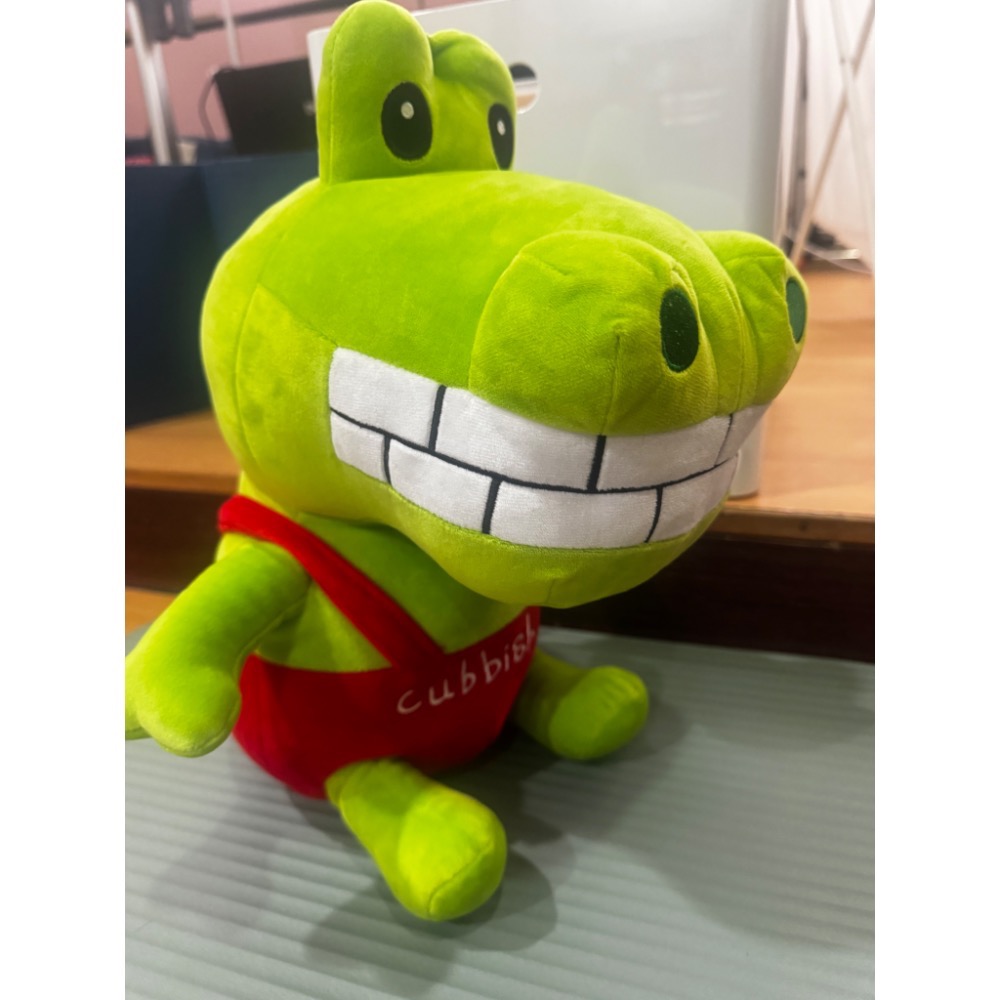 全新絨毛娃娃 吊帶褲傻笑鱷魚12英吋-細節圖5