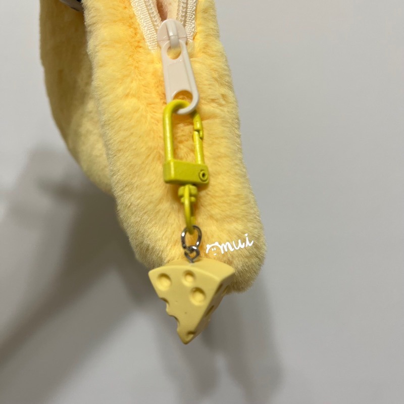 【mui選物♡現貨】哭哭起司零錢包🧀️附登山扣&掛繩 掛脖包 乳酪零錢包-細節圖4