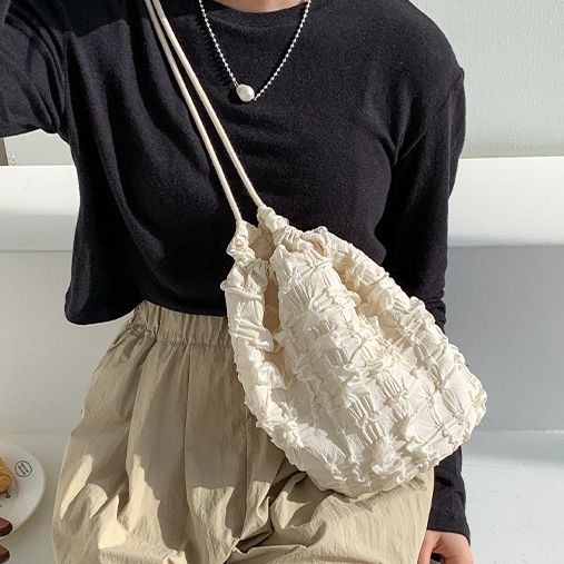 包包 水桶包 日系迷你褶皺抽繩水桶包 尼龍單肩包側背包 日常通勤簡約雙肩包-細節圖7
