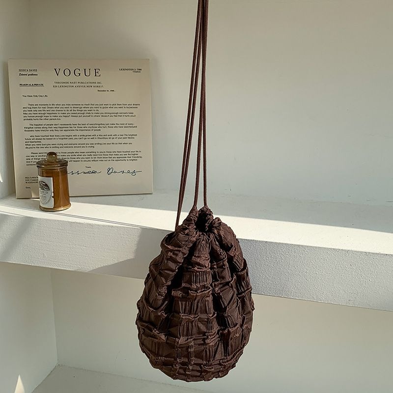 包包 水桶包 日系迷你褶皺抽繩水桶包 尼龍單肩包側背包 日常通勤簡約雙肩包-細節圖9