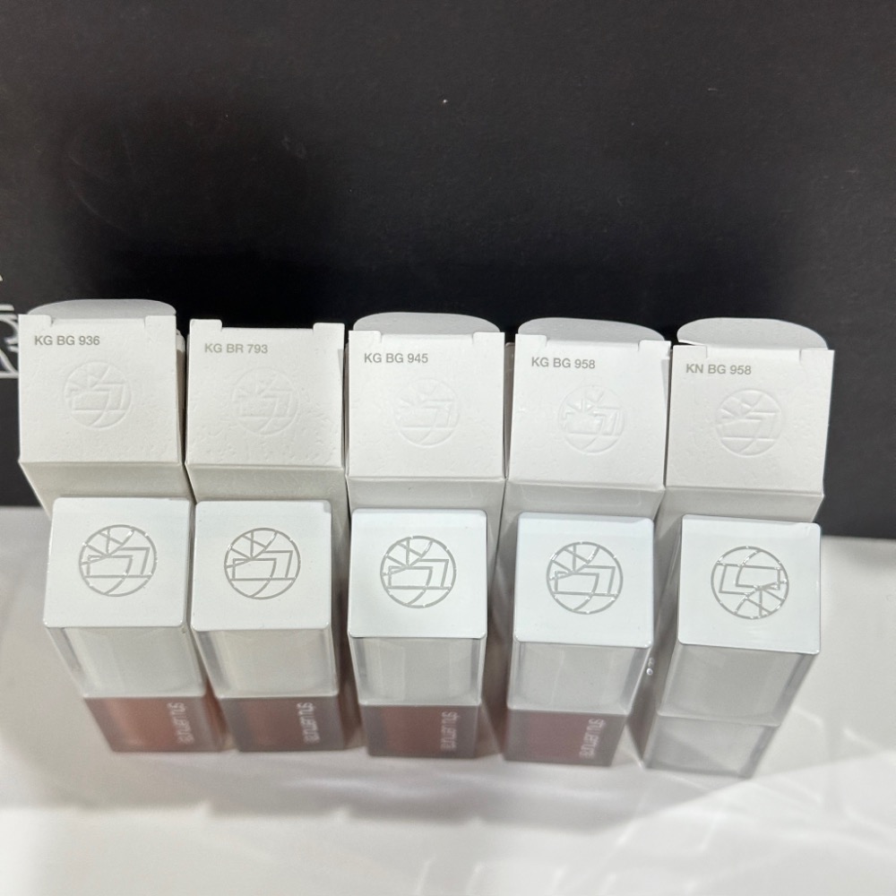 植村秀 無色限水光嫩唇露 精萃水潤唇膏 BR793 BG936 BG958 BG945BG 984 全新 購於百貨公司-細節圖2