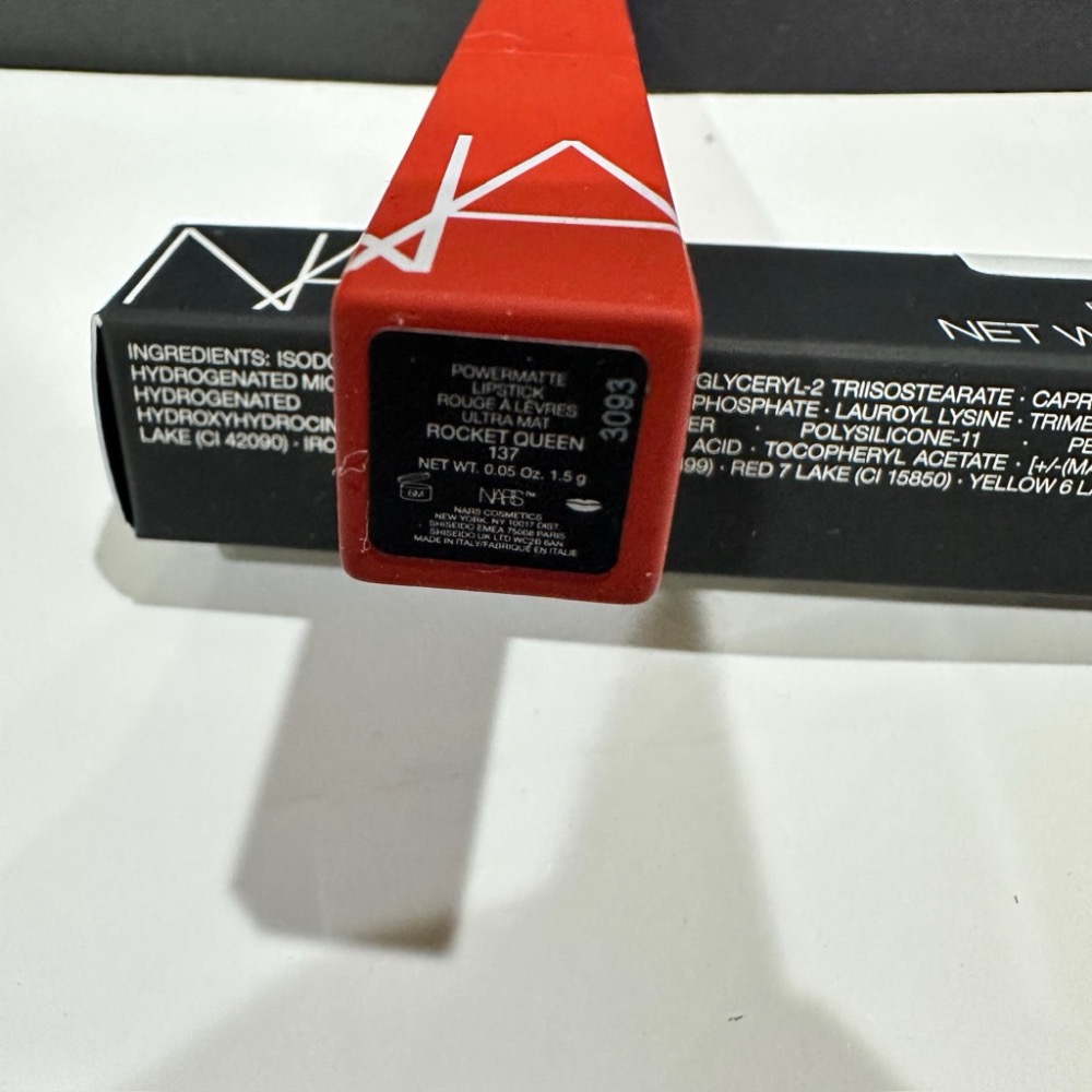 NARS 特霧絲柔持色唇膏 小方條 137 ROCKET QUEEN 迷你 奢慾緞光唇膏 121803 863 全新-細節圖3