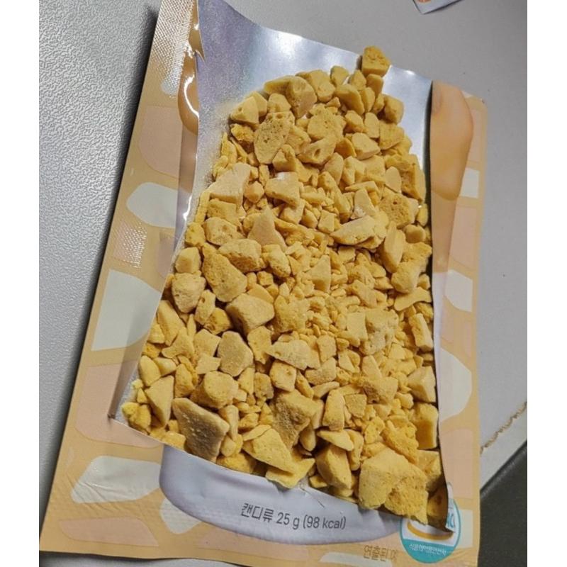 現貨 放在飲料或咖啡和牛奶上超搭🥨 韓國🇰🇷 焦糖脆脆餅 25g 焦糖脆餅 焦糖脆片餅乾 韓國焦糖脆餅 脆脆韓國熱銷零食-細節圖2